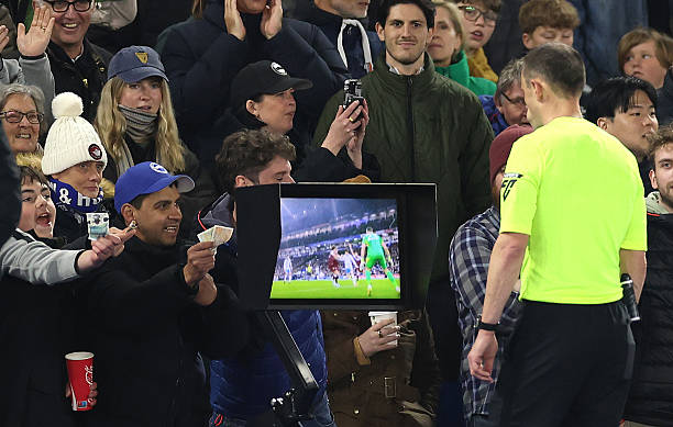 防守反击战术的实战应用：视频分析与战术讲解