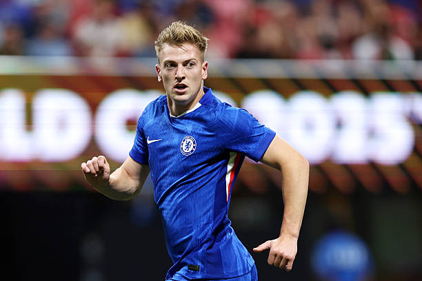 波兰队史最佳射手!莱万9号球衣的传奇之路