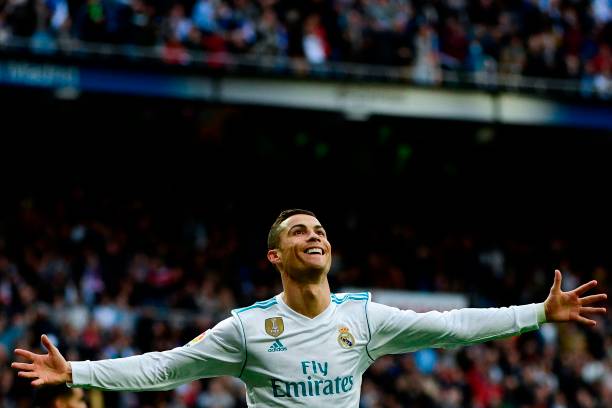 任意球时速PK:谁才是真正的“重炮之王”?