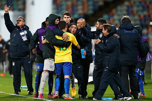 巴西球迷为何为梅西疯狂?揭秘南美足球的另类崇拜