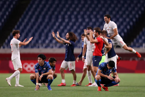 C罗爱妻乔治娜海边度假,性感泳装展现傲人曲线