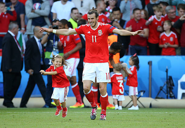 (将比分与个人荣誉（最佳射手）联系起来)