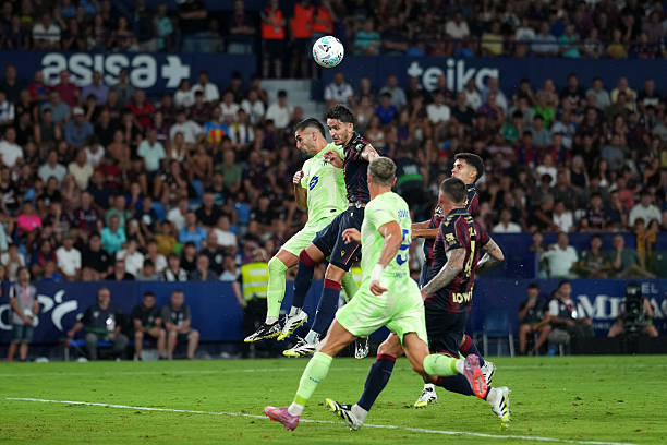 英雄诞生：首个金球制胜球员的传奇之路