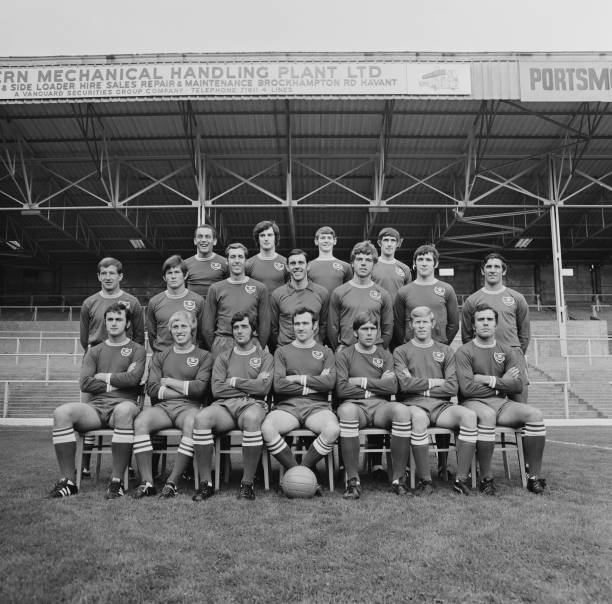 欧冠小组赛积分排名:关键战役与数据统计