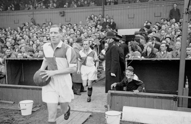 欧冠决赛场地尺寸：从温布利到伯纳乌的对比