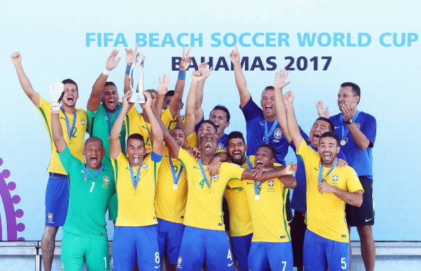 内马尔VS梅西:阿根廷3-2险胜巴西,梅西主宰比赛