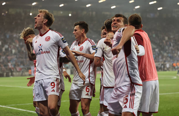 激情燃烧!非洲杯现场球迷疯狂庆祝瞬间集锦