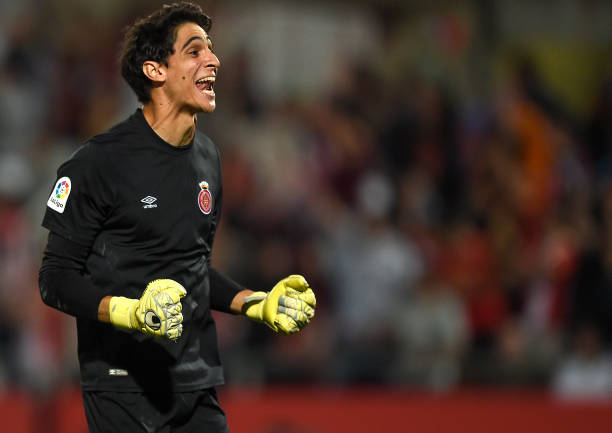 裁判视角:吹罚间接任意球直接入网的全流程解析