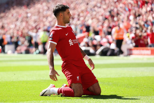 CCTV5正在直播热刺vs切尔西，快来评论区为你支持的球队加油！