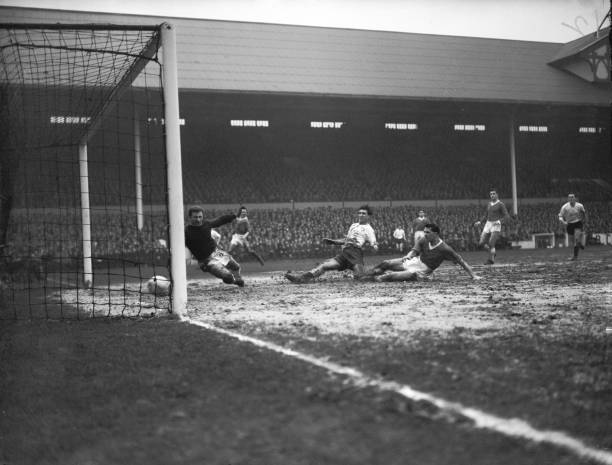 欧冠淘汰赛抽签全程回放！16强对阵表+焦点战分析视频