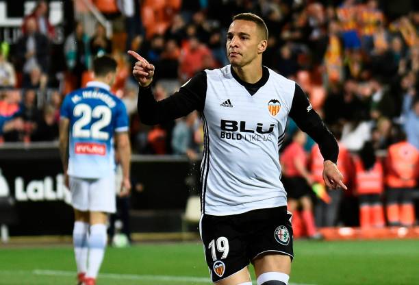 梅西 vs 莫拉莱斯:巴萨与莱万特的王牌对决