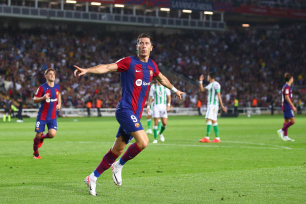 > 德甲回放cc经典赛事档案馆：重温上赛季多特蒙德最后一轮的戏剧性时刻