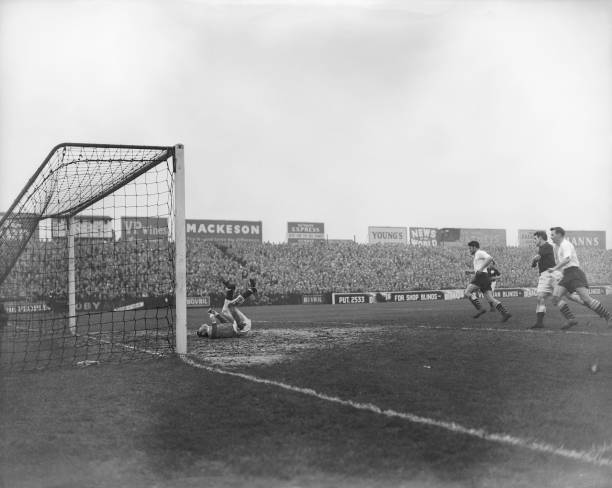 曼联英超赛事直播：CCTV5带你直击老特拉福德激情之夜