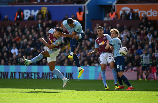 欧冠2021-2022赛季新星崛起：未来之星的闪耀时刻