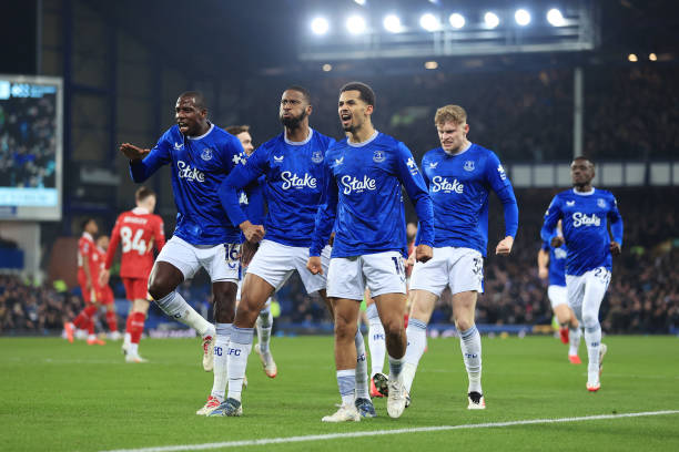 内马尔助攻绝杀!巴黎1-0拜仁复仇成功捧杯