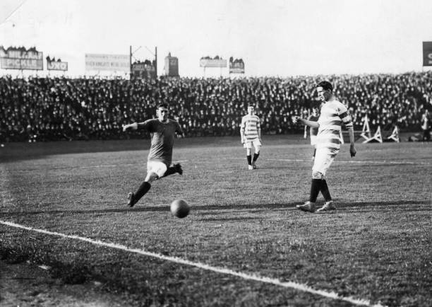 避免误判！边裁角球举旗的标准化流程与注意事项