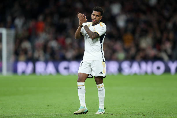 间接任意球可以直接射门吗?规则详解与常见误区