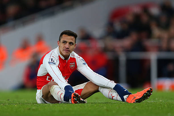 发球门球时，对方球员能否进入禁区？规则详解