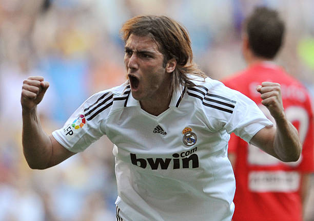 当足球遇上艺术：回顾罗伯特巴乔的巅峰颜值时刻