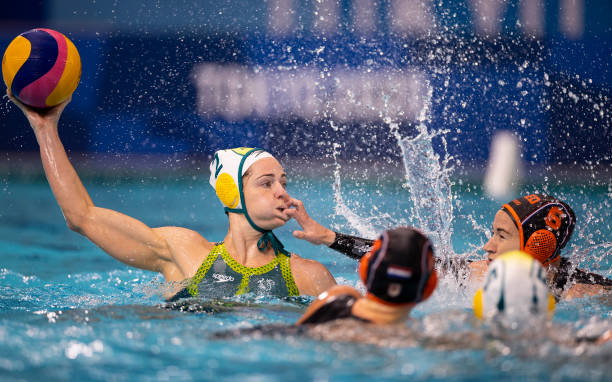 奥运游泳女将风采：历届金牌得主比赛视频合集