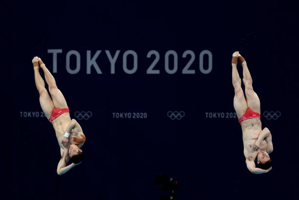 人类极限挑战:跳高世界纪录的历史性时刻