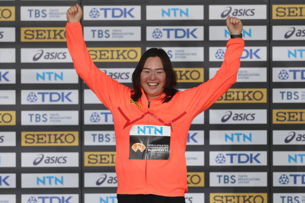 伏明霞与富豪老公的忘年恋:26岁年龄差的爱情传奇