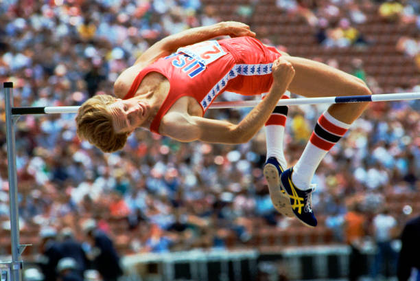 从基普乔格到科斯盖：世界纪录配速的公里每小时对比