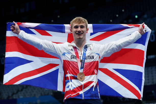 救生员跳水动作要领全解析