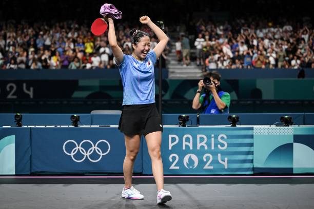 马龙发球旋转解析:如何掌握他的致命旋转技巧