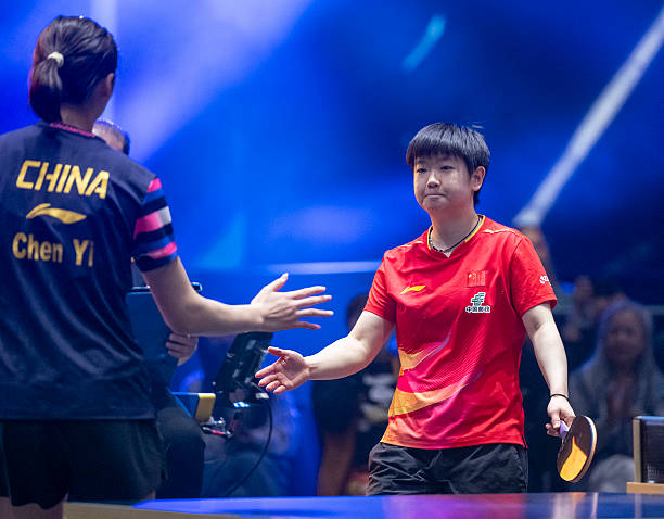 乒乓球单打比赛中的擦边球与争议判罚处理