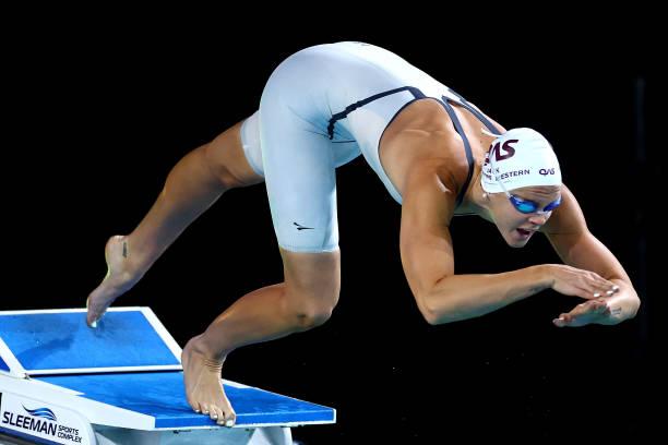 游泳比赛成绩单上出现“r”的原因及影响