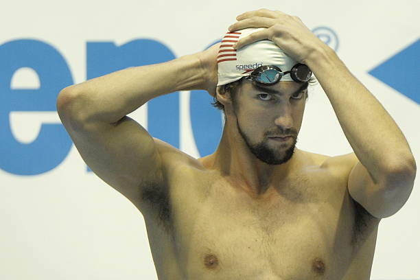 游泳装备的功能解析：泳镜、耳塞、浮板等物品的作用是什么？