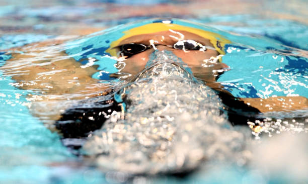 碧波中的成长日记:游泳教会我的人生道理