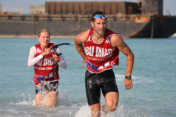 卡路里消耗大比拼：女生游泳一小时相当于慢跑多久？