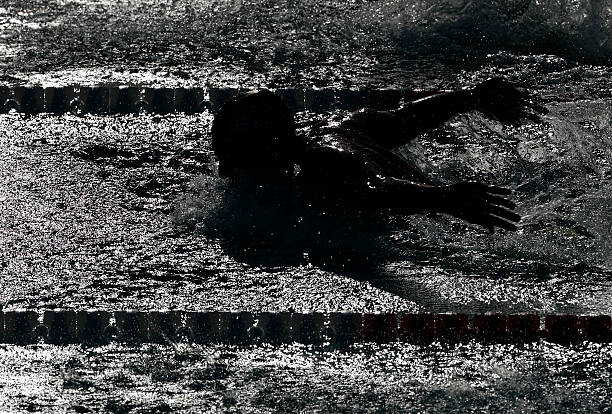 自由泳转身常见错误及纠正方法