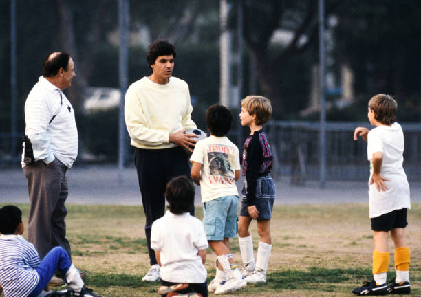 游泳教练亲授:儿童学习游泳的高效技巧与常见误区