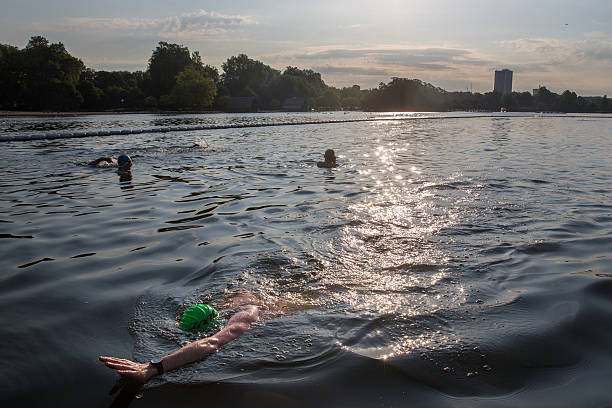 潘展乐100米自由泳用时多少？成绩引发热议！