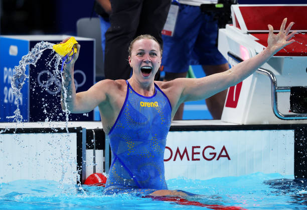 诡异婚礼：游泳池中的恐怖接亲