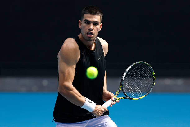 王亚凡身高体重数据与职业网球运动员的平均水平对比