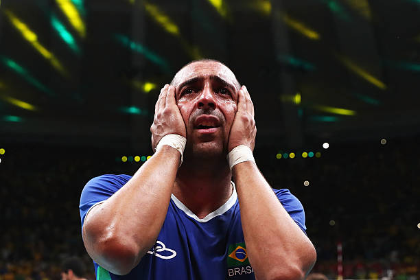 一传责任分配：不同位置球员的接球职责