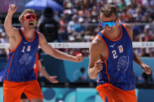 从规则到实践：详解排球规则中关于第一裁判发球判罚的条款