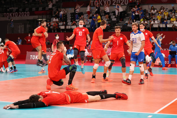 巅峰对决：惠若琪与朱婷，谁的技术更胜一筹？