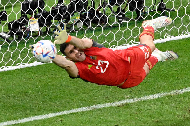 从乌拉圭到卡塔尔:世界杯举办地的地理与文化多样性